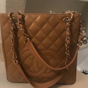 CHANEl Petite Shopping tote